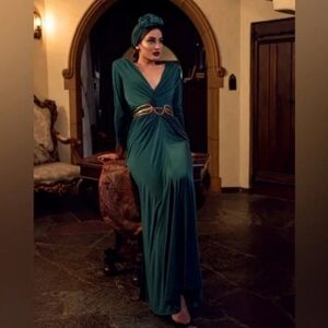 La Femme en Noir Art Deco Maxi Dress in Green, Size 2x NWT